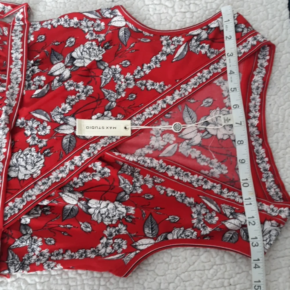 New Max Studio Size Small Red Floral Sleeveless Faux Wrap V-Neck Dress - Picture 10 of 16